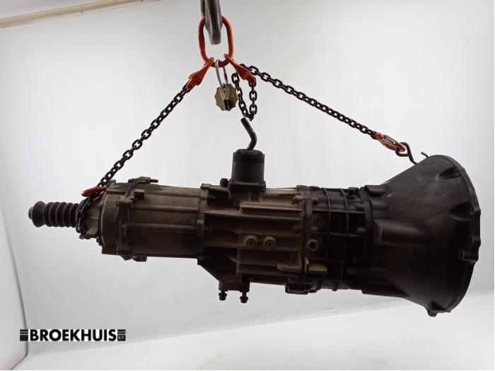 Getriebe van een Jeep Cherokee/Liberty (KJ) 2.5 CRD 16V 2004