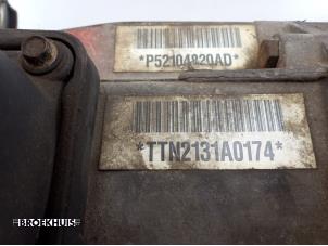 Getriebe van een Jeep Cherokee/Liberty (KJ) 2.5 CRD 16V 2004