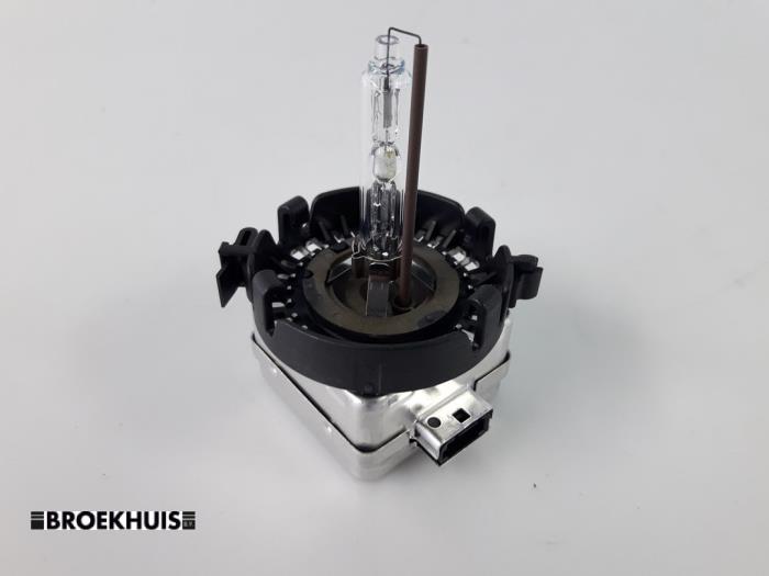 Xenon bulb from a BMW 5 serie (F10) 530i 24V 2010