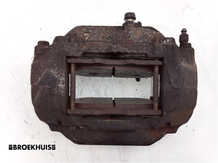 Usagé Etrier de frein avant droit Toyota Land Cruiser 100 (J10) 4.2 TDI 100 24V Prix € 25,00 Règlement à la marge proposé par Autobedrijf Broekhuis B.V.