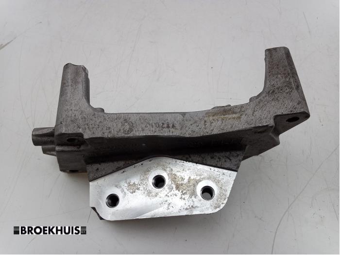 Gebrauchte Motorlager Opel Corsa E 1.3 CDTi 16V ecoFLEX Preis € 25,00 Margenregelung angeboten von Autobedrijf Broekhuis B.V.