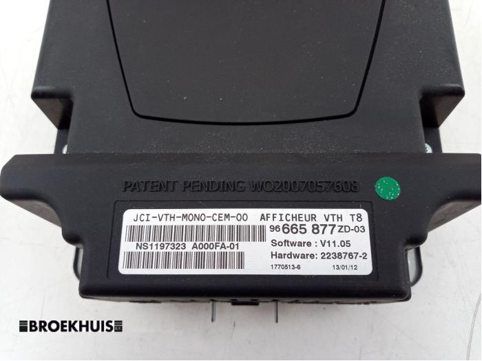 Wyswietlacz przezierny typu HUD z Peugeot 3008 I (0U/HU) 2.0 HDiF 16V 2012
