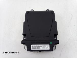 Używane Wyswietlacz przezierny typu HUD Peugeot 3008 I (0U/HU) 2.0 HDiF 16V Cena € 150,00 Procedura marży oferowane przez Autobedrijf Broekhuis B.V.