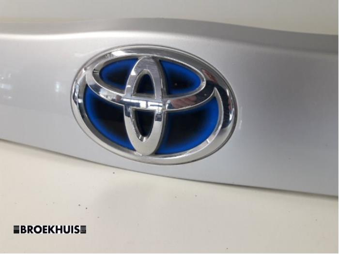 Heckklappengriff van een Toyota Prius (ZVW3) 1.8 16V 2011