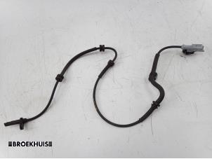 Usados Sensor ABS Peugeot 3008 II (M4/MC/MJ/MR) 1.2 12V e-THP PureTech 130 Precio € 25,00 Norma de margen ofrecido por Autobedrijf Broekhuis B.V.