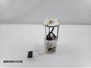 Usados Bomba eléctrica de combustible Hyundai iX35 (LM) 2.0 16V Precio € 50,00 Norma de margen ofrecido por Autobedrijf Broekhuis B.V.