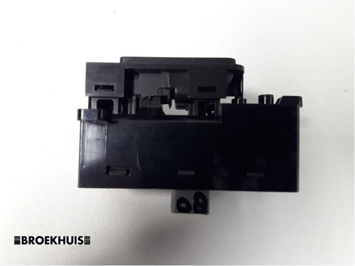 Electric window switch from a Honda Accord Tourer (CW) 2.4 i-VTEC 16V 2008