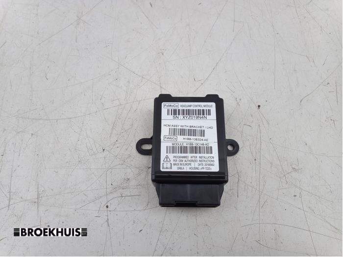 Computer lighting module from a Ford Fiesta 7 1.5 EcoBoost 12V ST 2019