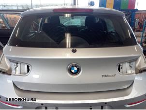Używane Tylna klapa BMW 1 serie (F20) 116d 1.5 12V TwinPower Cena € 300,00 Procedura marży oferowane przez Autobedrijf Broekhuis B.V.