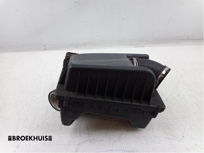 Begagnade Luftfilterhus Opel Zafira (M75) 1.8 16V Ecotec Pris € 25,00 Marginaltabell erbjuds av Autobedrijf Broekhuis B.V.