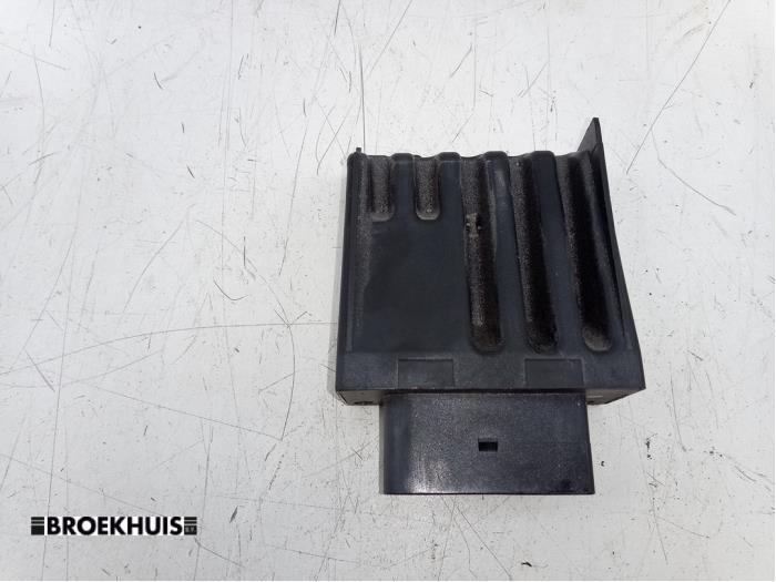 Usagé Module pompe carburant Skoda Superb Combi (3V5) 2.0 TDI Prix € 40,00 Règlement à la marge proposé par Autobedrijf Broekhuis B.V.