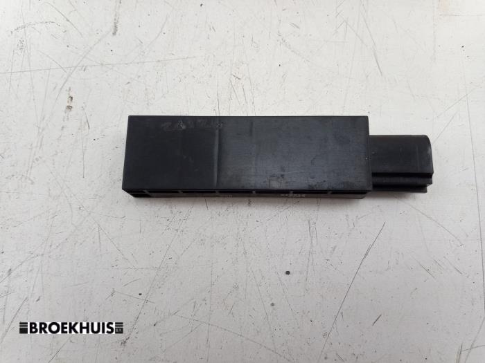 Używane Antena Skoda Superb Combi (3V5) 2.0 TDI Cena € 15,00 Procedura marży oferowane przez Autobedrijf Broekhuis B.V.