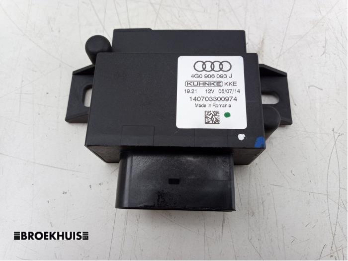 Usagé Module pompe carburant Porsche Macan (95B) 3.6 V6 24V Turbo Prix € 75,00 Règlement à la marge proposé par Autobedrijf Broekhuis B.V.