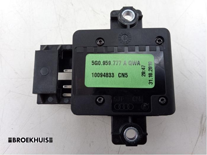 Electric seat switch from a Skoda Superb Combi (3V5) 2.0 TDI 2020