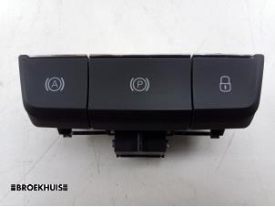 Gebrauchte Handbremse Schalter Skoda Superb Combi (3V5) 2.0 TDI Preis € 35,00 Margenregelung angeboten von Autobedrijf Broekhuis B.V.