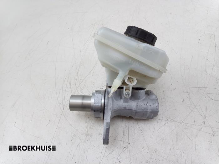 Used Master cylinder Porsche Macan (95B) 3.6 V6 24V Turbo Price € 150,00 Margin scheme offered by Autobedrijf Broekhuis B.V.