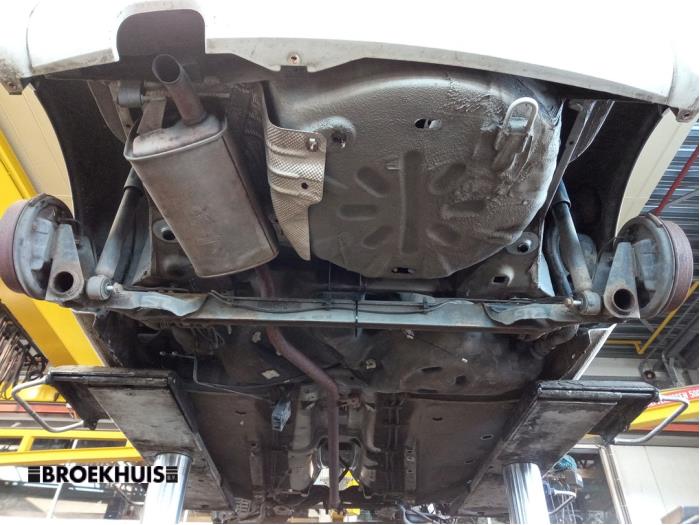 Gebrauchte Hinterachse Vorderradantrieb Renault Twingo II (CN) 1.2 16V Preis € 75,00 Margenregelung angeboten von Autobedrijf Broekhuis B.V.