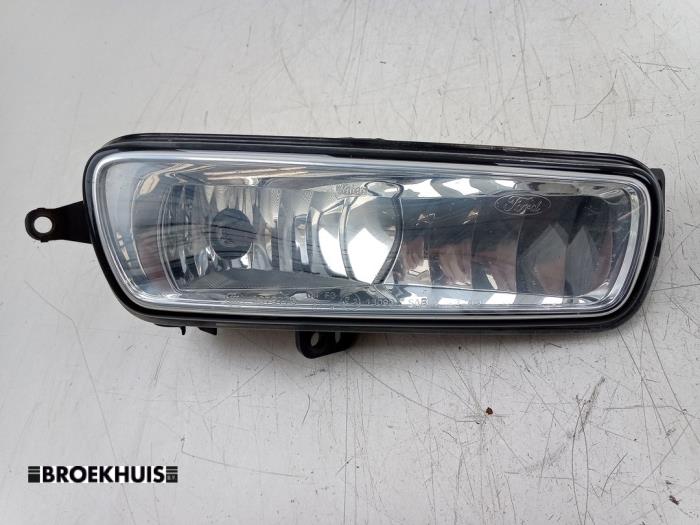 Fog light, front right from a Ford Focus 3 Wagon 1.5 TDCi 2015