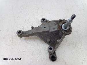 Used Gearbox mount Renault Clio IV (5R) 1.5 Energy dCi 90 FAP Price € 20,00 Margin scheme offered by Autobedrijf Broekhuis B.V.