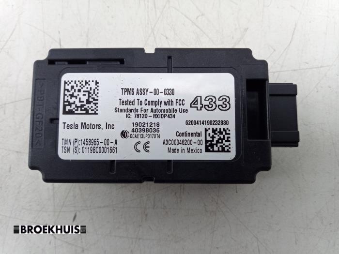 Begagnade Däcktrycksmodul Tesla Model 3 Standard RWD Plus 60 kWh Pris € 25,00 Marginaltabell erbjuds av Autobedrijf Broekhuis B.V.
