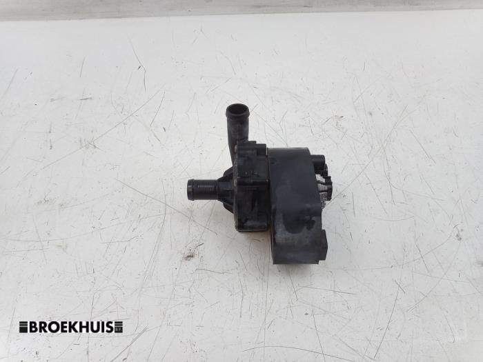 Begagnade Extra vattenpump Tesla Model S Pris € 50,00 Marginaltabell erbjuds av Autobedrijf Broekhuis B.V.