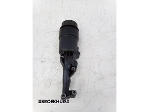 Used Oil filter housing Mercedes Sprinter 3,5t (906.63) 314 CDI 16V Price € 42,35 Inclusive VAT offered by Autobedrijf Broekhuis B.V.