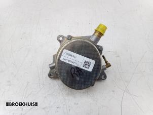 Used Vacuum pump (petrol) Porsche Panamera (970) 4.8 V8 32V GTS Price € 50,00 Margin scheme offered by Autobedrijf Broekhuis B.V.