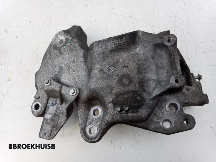 Used Engine mount Fiat Talento 1.6 EcoJet BiTurbo 145 Price € 36,30 Inclusive VAT offered by Autobedrijf Broekhuis B.V.