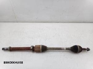 Used Front drive shaft, right Renault Clio IV Estate/Grandtour (7R) 1.5 Energy dCi 90 FAP Price € 40,00 Margin scheme offered by Autobedrijf Broekhuis B.V.