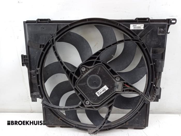 Fan motor from a BMW 4 serie Gran Coupe (F36) 420d 2.0 16V 2015