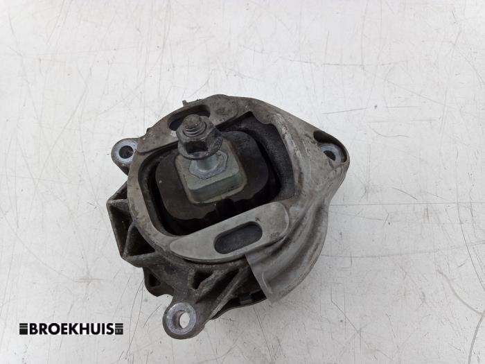 Engine mount BMW 1 serie M135i xDrive 3.0 24V 6787668 07248397