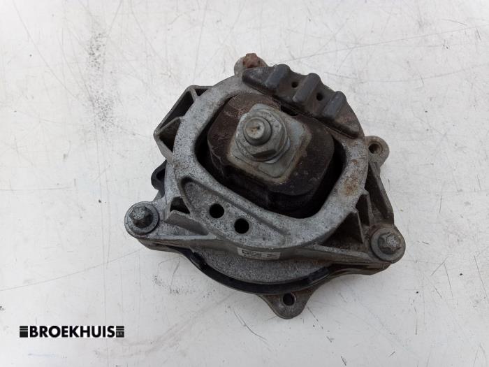 Usagé Support moteur BMW 4 serie Gran Coupe (F36) 420d 2.0 16V Prix € 35,00 Règlement à la marge proposé par Autobedrijf Broekhuis B.V.