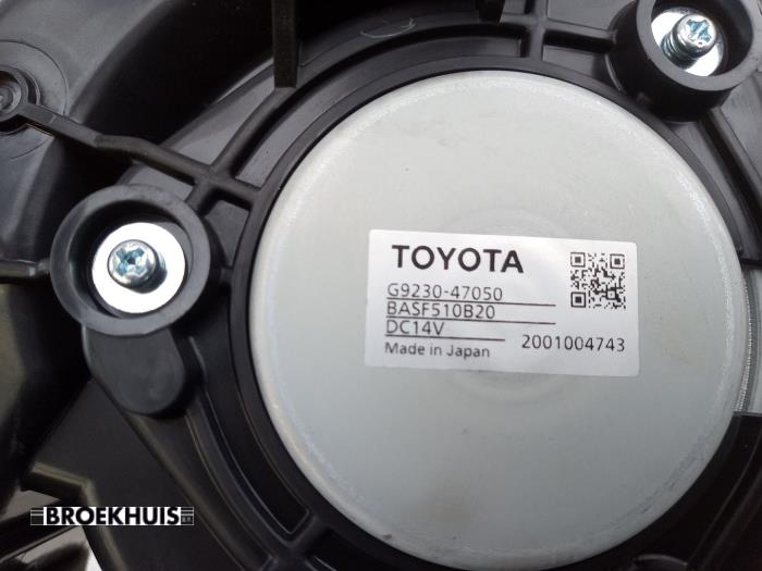 Moteur de ventilation chauffage d'un Toyota Corolla Touring Sport (E21/EH1) 1.8 16V Hybrid 2020