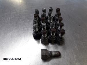 Used Set of wheel bolts Peugeot Boxer (244) 2.2 HDi Price € 12,10 Inclusive VAT offered by Autobedrijf Broekhuis B.V.