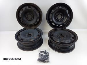 Used Set of wheels Volkswagen Fox (5Z) 1.4 16V Price € 50,00 Margin scheme offered by Autobedrijf Broekhuis B.V.
