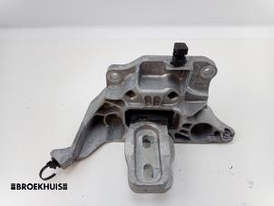 Used Gearbox mount Peugeot 208 II (UB/UH/UP) 1.5 BlueHDi 100 Price € 75,00 Margin scheme offered by Autobedrijf Broekhuis B.V.