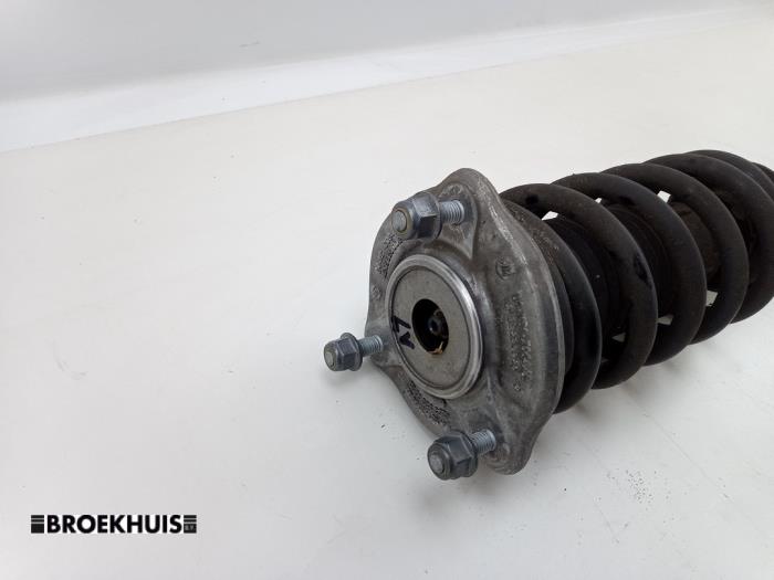 Front shock absorber rod, left from a Mercedes-Benz C (W205) C-200d 1.6 Turbo 16V 2019