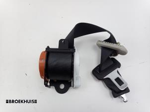 Used Rear seatbelt, centre Nissan Note (E12) 1.2 DIG-S 98 Price € 25,00 Margin scheme offered by Autobedrijf Broekhuis B.V.