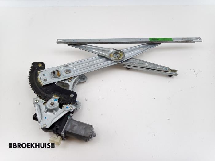 Window mechanism 4-door, front right from a Nissan Note (E12) 1.2 DIG-S 98 2014