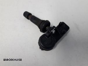 Used Tyre pressure sensor Peugeot 5008 I (0A/0E) 2.0 HDiF 16V Price € 20,00 Margin scheme offered by Autobedrijf Broekhuis B.V.
