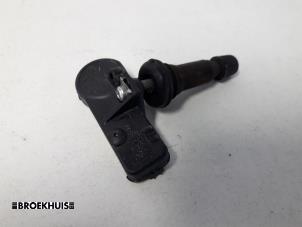 Used Tyre pressure sensor Peugeot 5008 I (0A/0E) 2.0 HDiF 16V Price € 20,00 Margin scheme offered by Autobedrijf Broekhuis B.V.