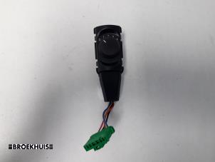 Used Heater switch Peugeot 5008 I (0A/0E) 2.0 HDiF 16V Price € 15,00 Margin scheme offered by Autobedrijf Broekhuis B.V.