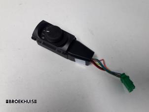 Used Heater switch Peugeot 5008 I (0A/0E) 1.6 HDiF 16V Price € 15,00 Margin scheme offered by Autobedrijf Broekhuis B.V.