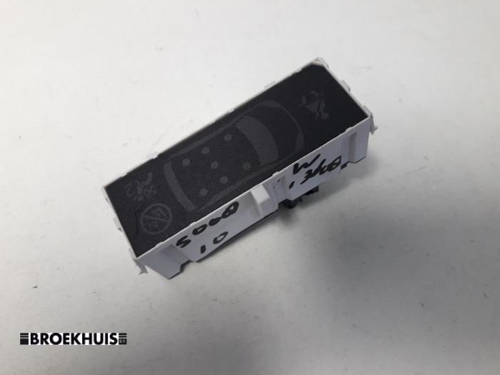 Begagnade Innerdisplay Peugeot 5008 I (0A/0E) 2.0 HDiF 16V Pris € 15,00 Marginaltabell erbjuds av Autobedrijf Broekhuis B.V.