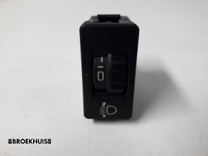 Used AIH headlight switch Peugeot 5008 I (0A/0E) 2.0 HDiF 16V Price € 10,00 Margin scheme offered by Autobedrijf Broekhuis B.V.