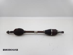 Used Front drive shaft, left Renault Clio III (BR/CR) 1.5 dCi FAP Price € 45,00 Margin scheme offered by Autobedrijf Broekhuis B.V.