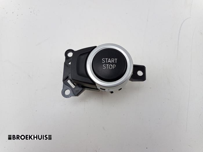 Używane Przelacznik Start/Stop BMW X5 (F15) xDrive 40e PHEV 2.0 Cena € 15,00 Procedura marży oferowane przez Autobedrijf Broekhuis B.V.