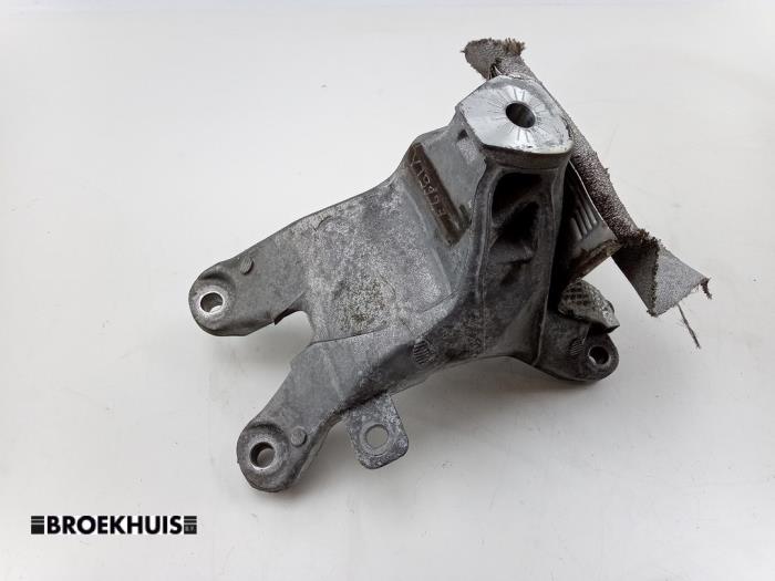 Used Engine mount Audi Q5 (8RB) 2.0 TFSI 16V Quattro Price € 35,00 Margin scheme offered by Autobedrijf Broekhuis B.V.