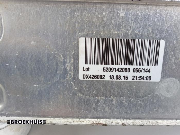 Refrigerador de aceite de un BMW X5 (F15) xDrive 40e PHEV 2.0 2015
