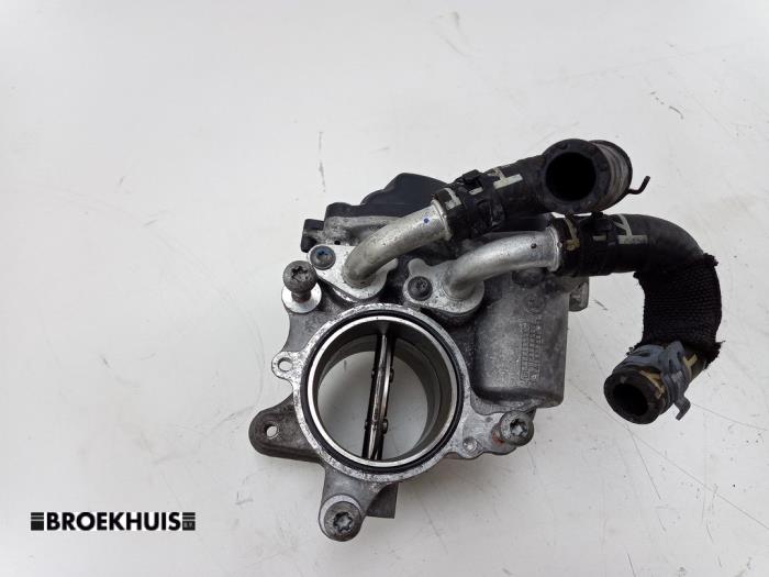 Throttle body Volkswagen Passat Variant 2.0 TDI 16V 150 04L128063AA